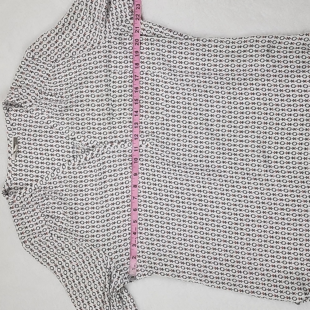 Pleione Long Sleeve All Over Pattern V-Neck Blouse - Picture 4 of 11